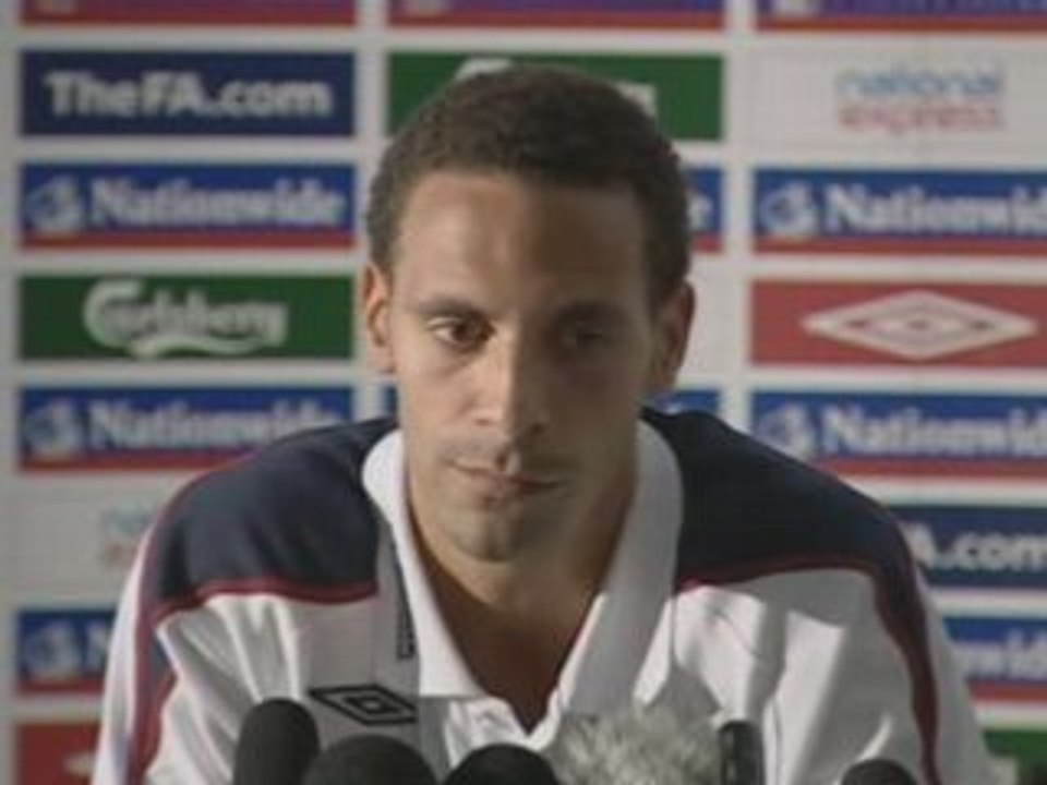 Rio Ferdinand: "England must avoid disaster"