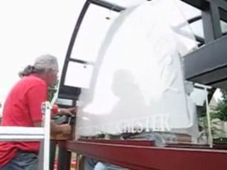 07/17/07 Memorial Art Gallery Bus Scupture, Clip 3