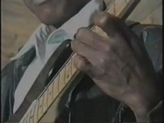 Nantenaina : Le Vieux Célibataire à la Recherche d'Amour 💖