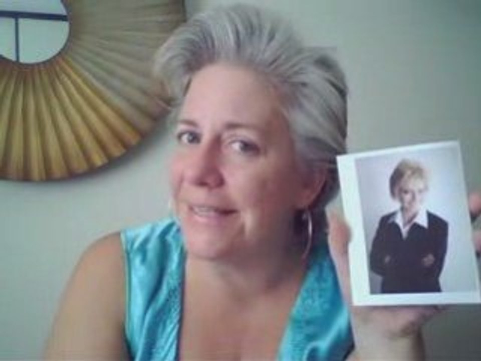 Face Reading for Facebook: Julie Barnes