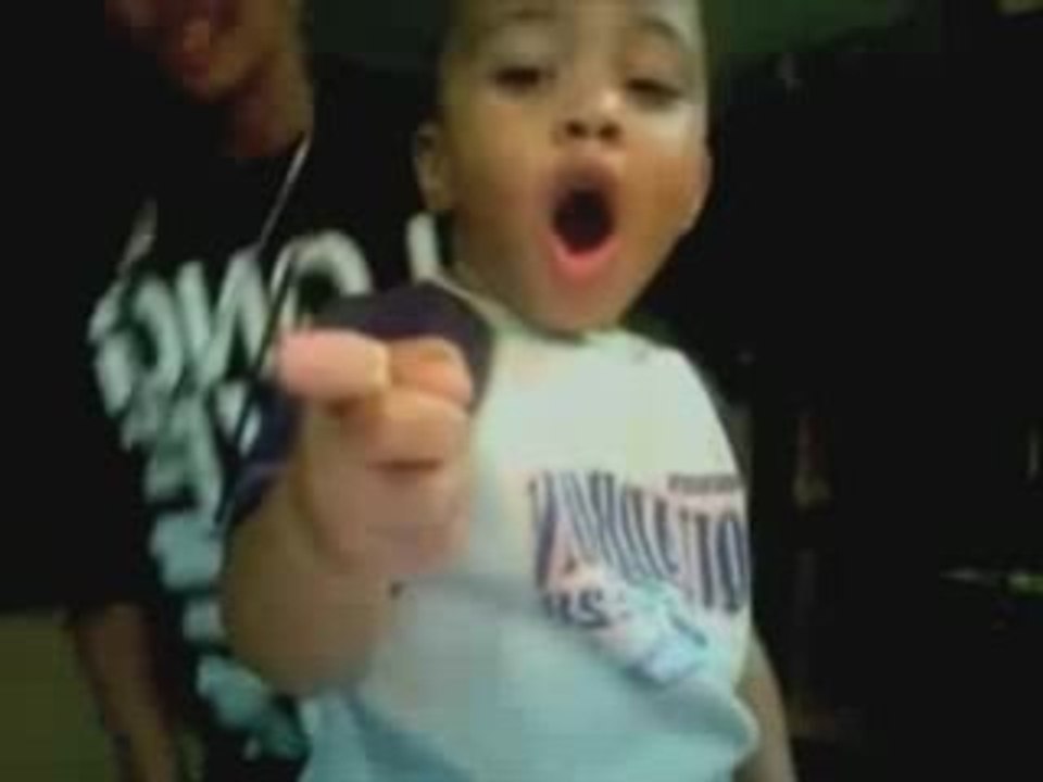 Real shawty lo : 2 Year Old Raps To Dey Know!