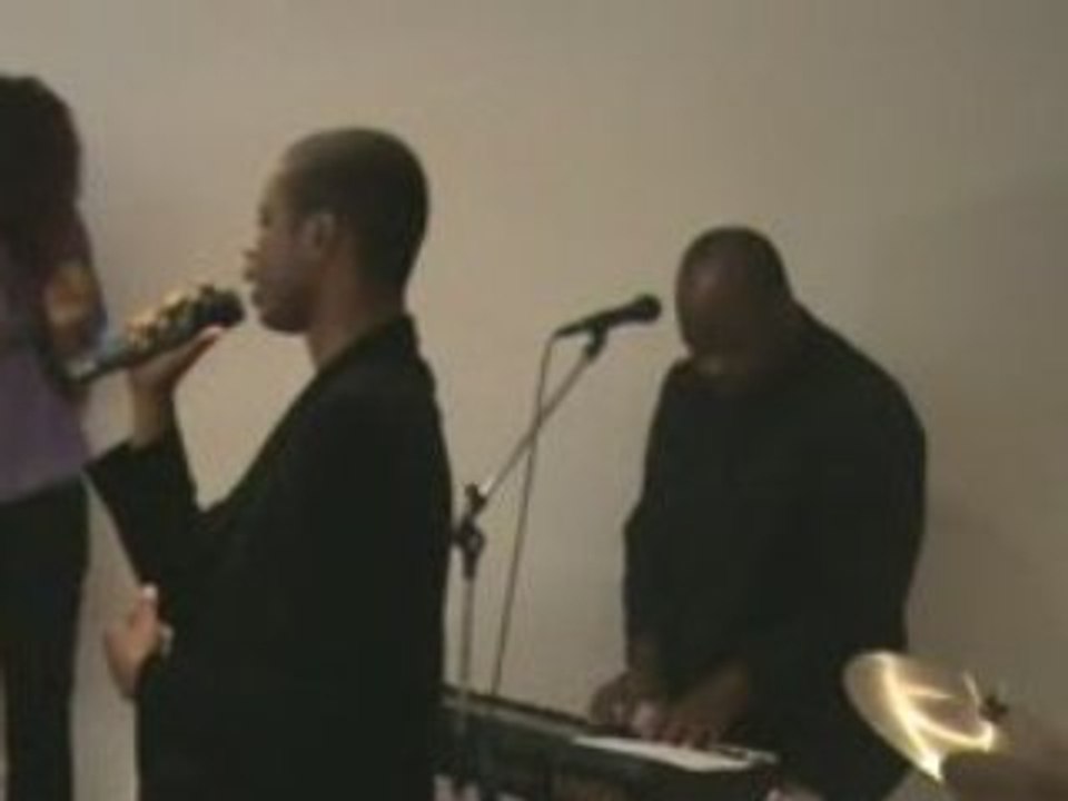 il chante