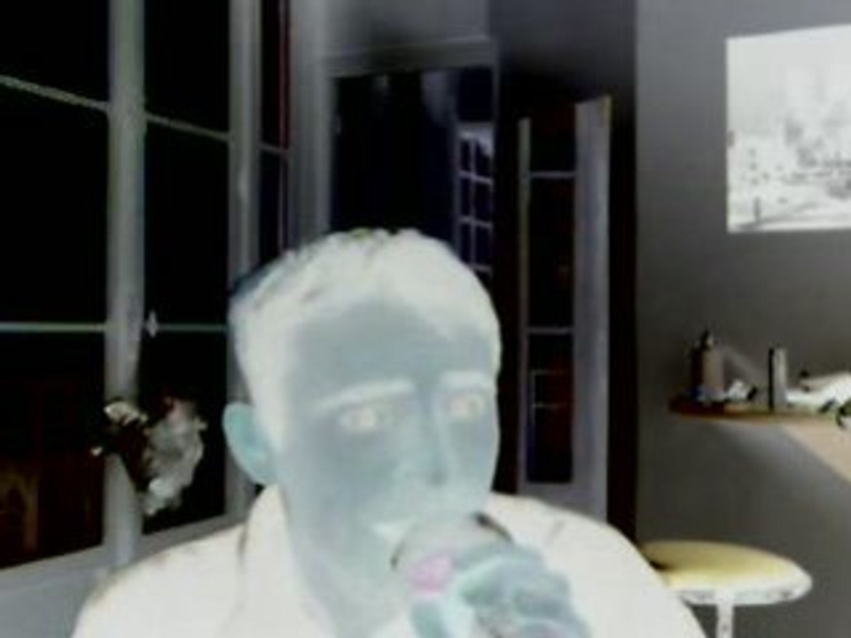 Wiwi égratigne "I can't stand the rain"