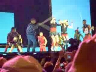 Madonna jumping rope live Stade de France Paris