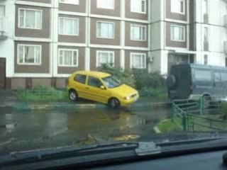 Femme voiture manoeuvre