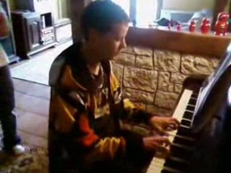 Nicolas au piano "Dernière Danse"