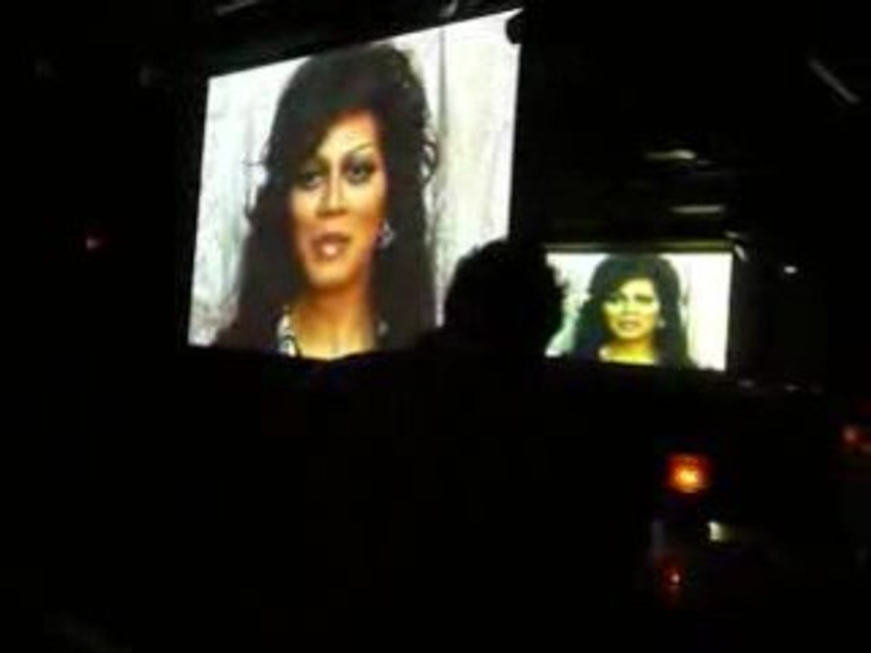 Cocoa Chandelier's Intro  video for the USQ DVD 2008 release