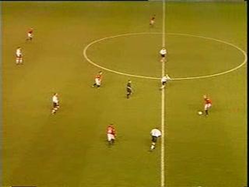 cantona Manchester 1996 what a goal !