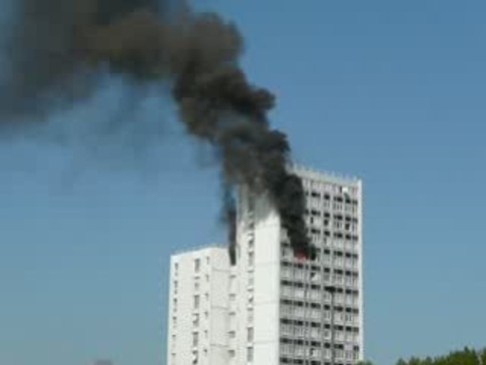 Incendie tour décembre aux Ulis. 28/09/2008 11h59