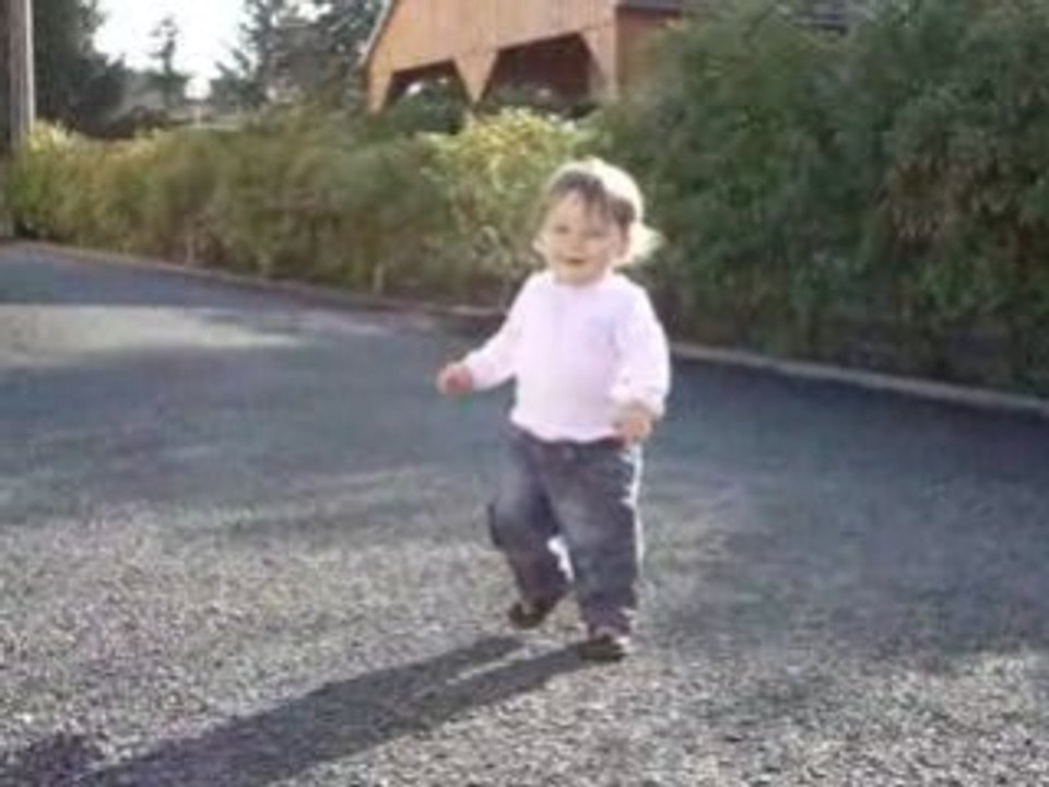 Elie premiers pas