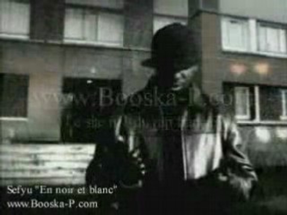 Sefyu molotov en noir et blanc