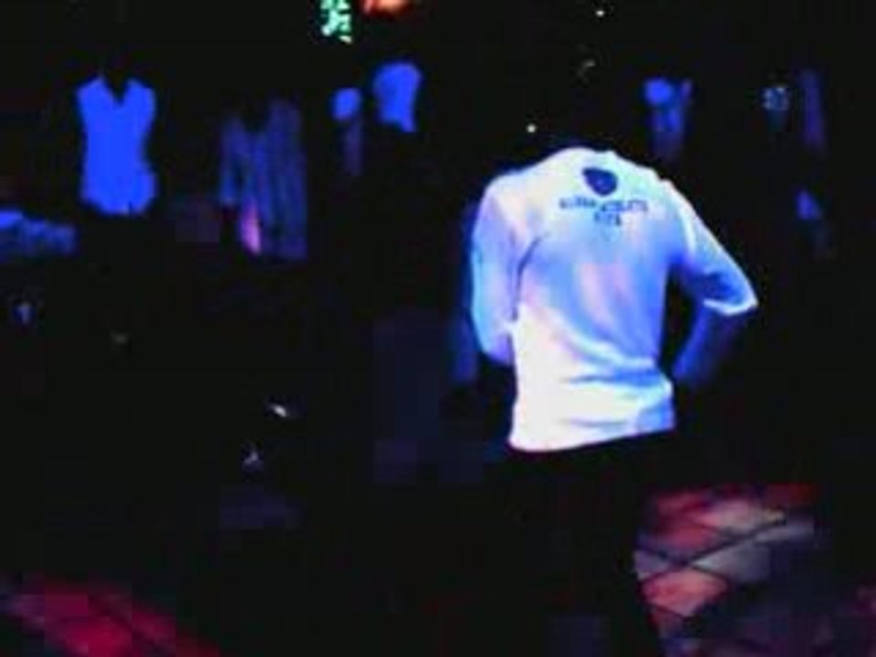 Héritier Mulélé avec ki'benz et BANA BDX au FIdji café