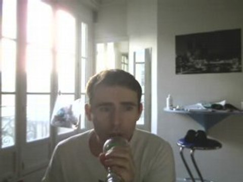 Wiwi égratigne Tournent les violons