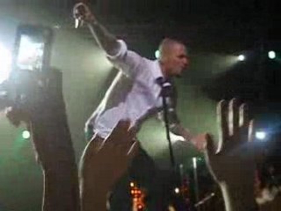 10.10.08 - M.Pokora - Dangerous (live Strasbourg)