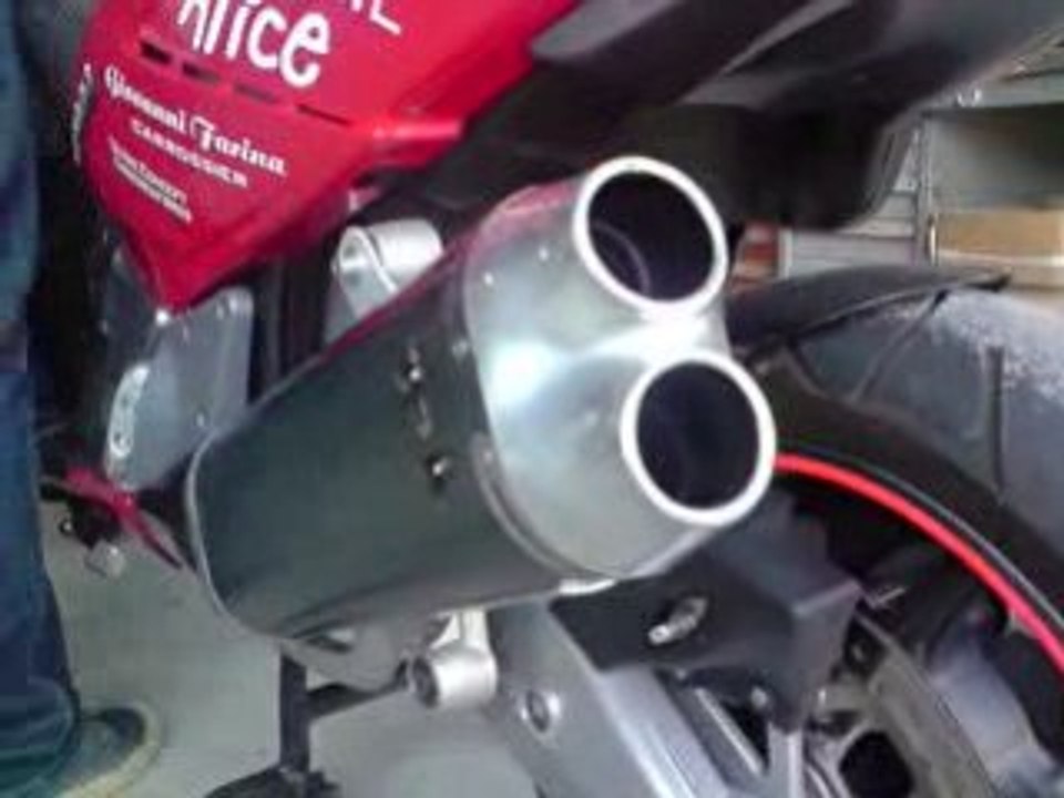 V111008_11.28