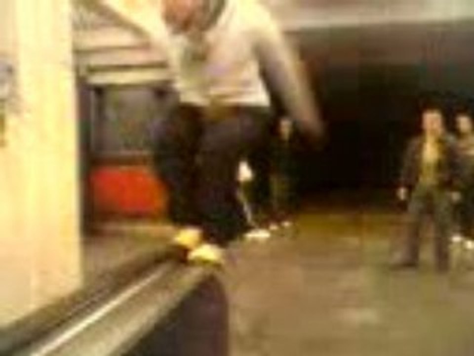 Salto arriere raté de NoDi mdrr!