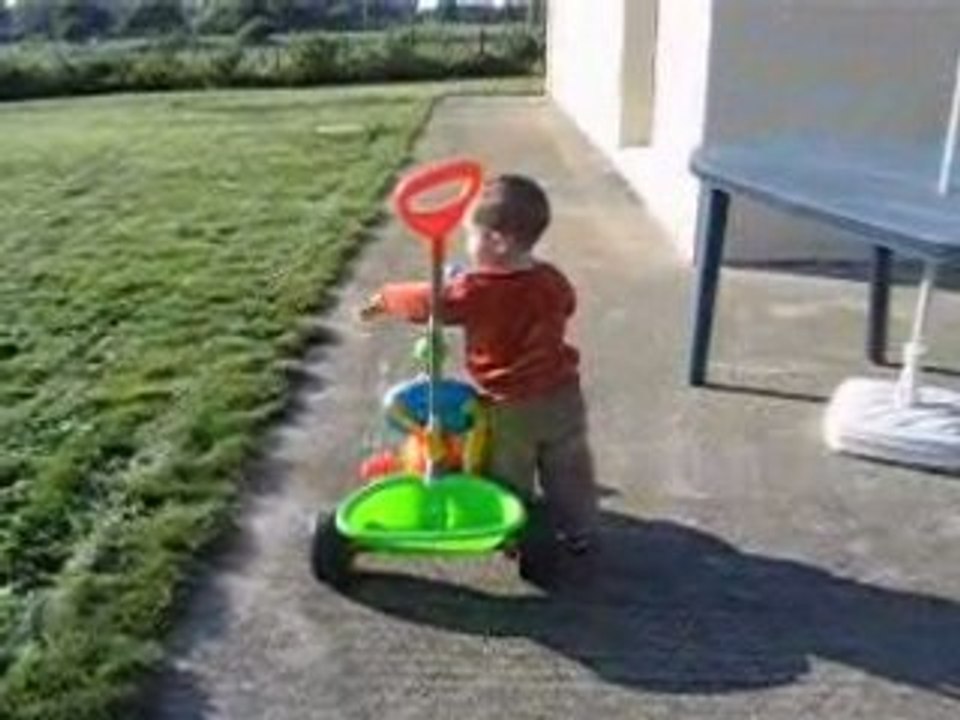 noa fait du velo