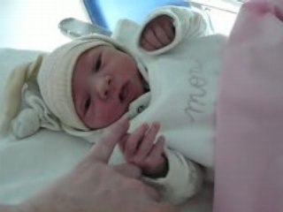 première vidéo - quelques heures de vie