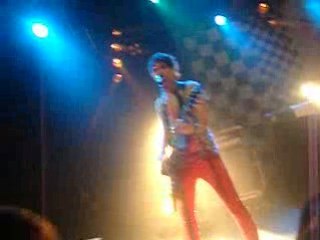 Trop magnifique chanson quoi :'D