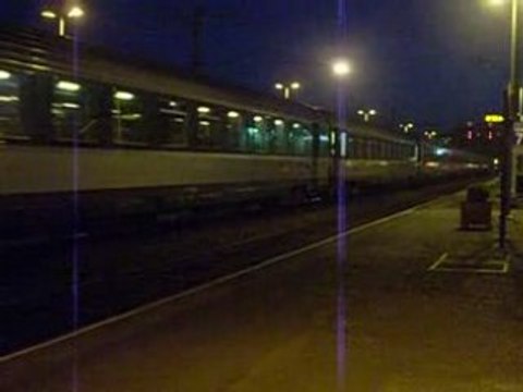 manoeuvre d'un train corail cic avec une um de bb 67000