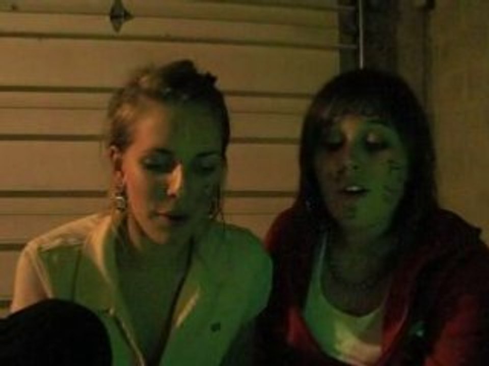 Parodie, Les poufs du gang. By Victoire & Fanny.