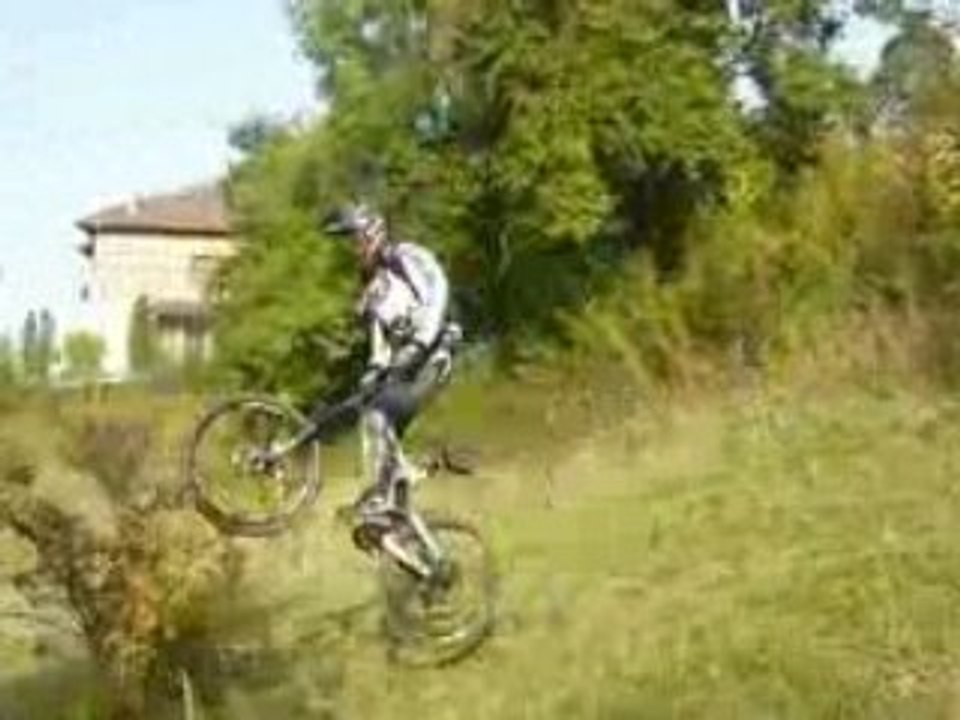 Saut & chute MTB ( bois vidal 12.10.2008 )