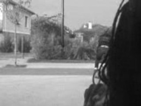 Ali-Teck en mode velo qui spren un poto