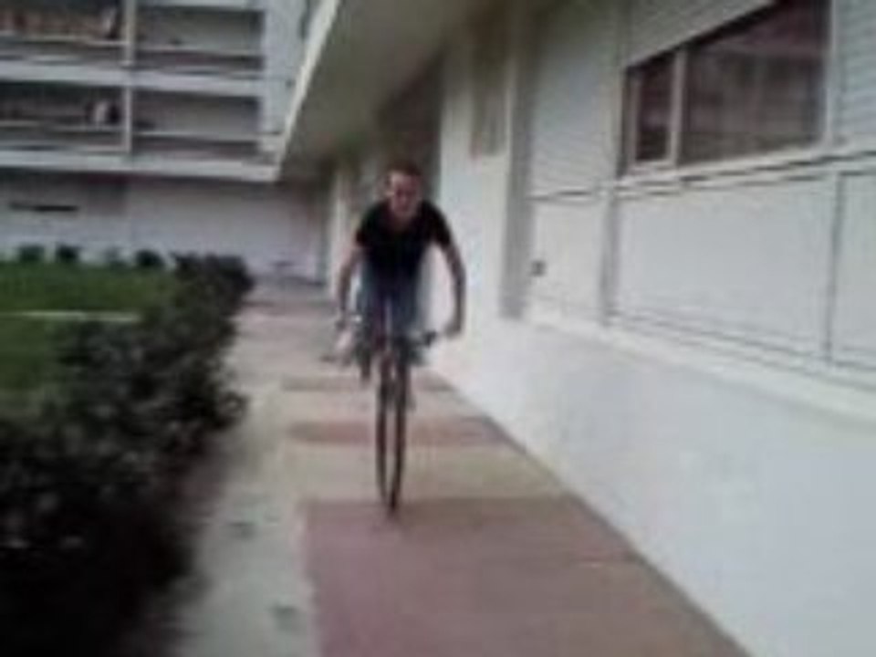 la chui pa sur le nitro mé sur un vélo é c pareil stopie