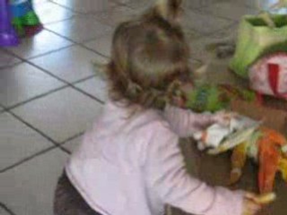 Maelle marche toute seule ???