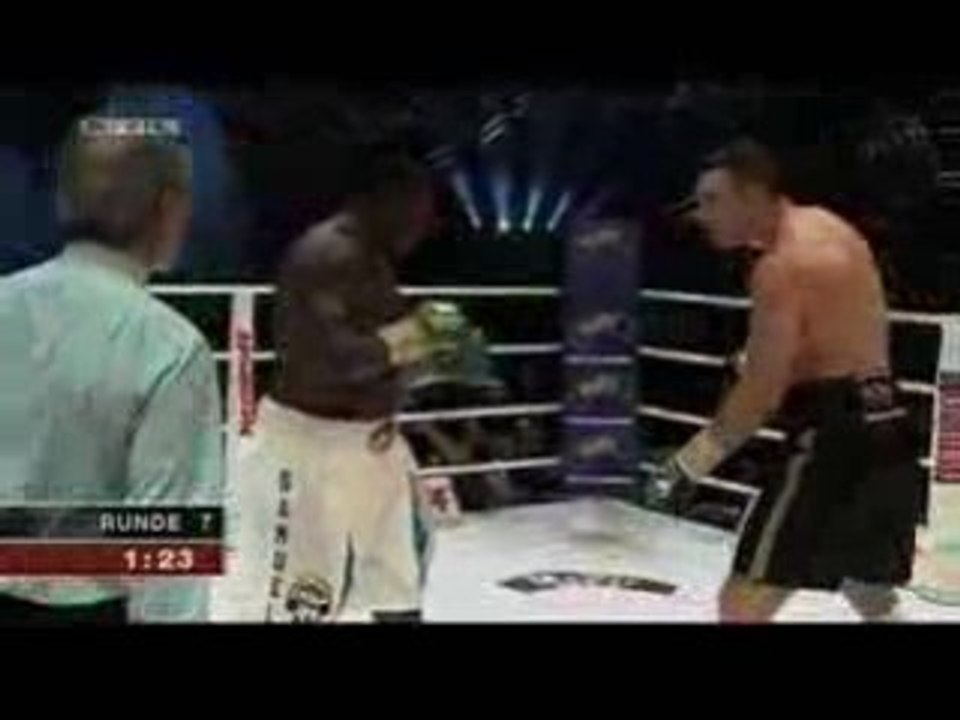 Vitali Klitschko vs Samuel Peter  ( Round 7 )
