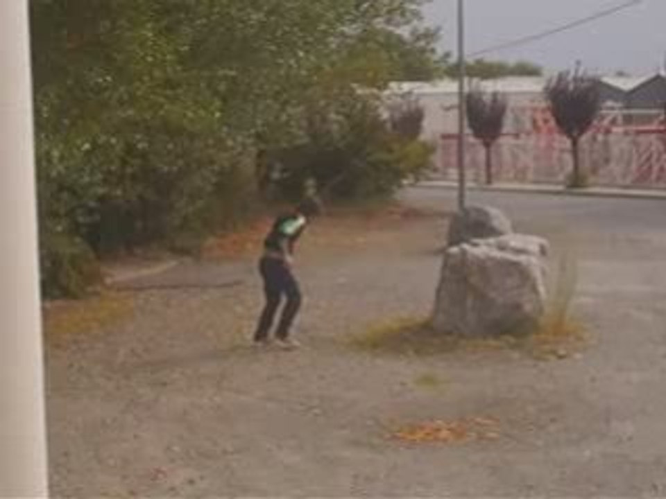 Salto arrière flash kick hauteur (1 jmb)