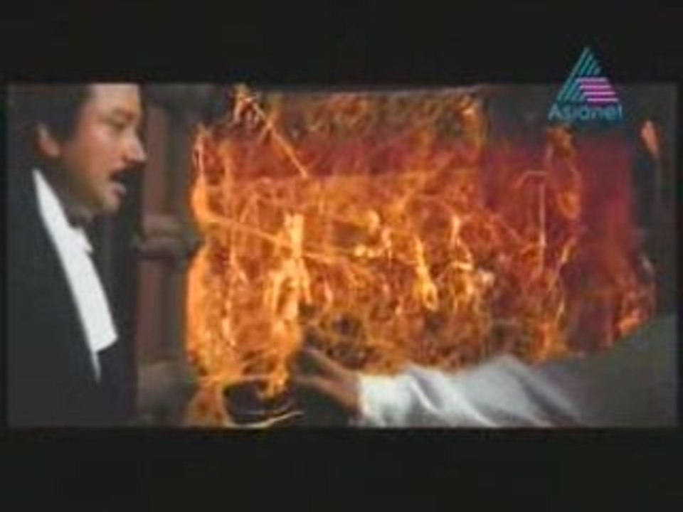 www.veeduonline.com Kilukkil Pamparum P03