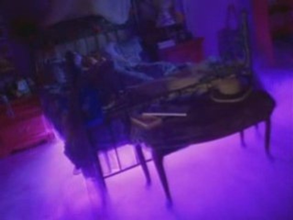 DON'T LOOK UNDER THE BED (1999) (5/10)