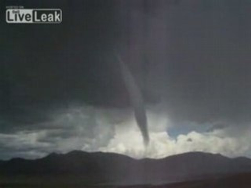 tornade sur un lac,usa aout 2008