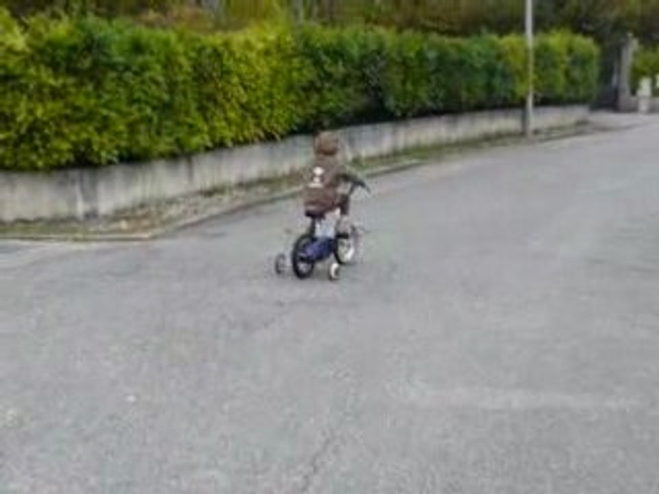 Clara fait du vélo 3