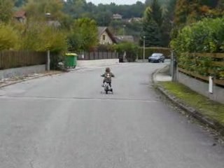 Clara fait du vélo 4
