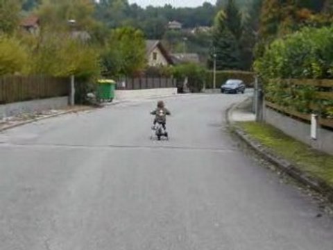 Clara fait du vélo 4