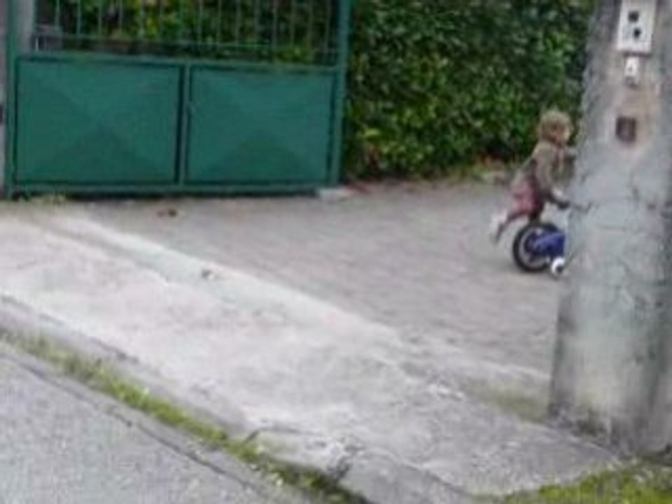 Clara fait du vélo 5