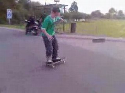 Rock to fakie shove it+essai 360 pop shove it
