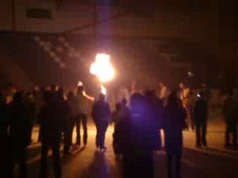 Cracheur de feu sur glace a la patinoire d'aubagne