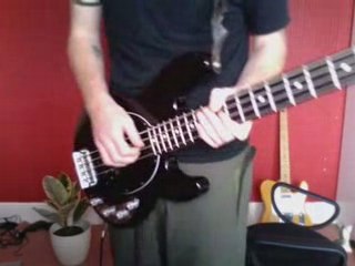 learn simple Bass riffs-Under the Bridge