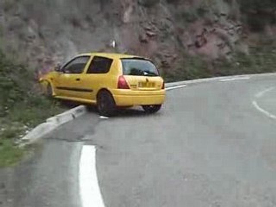 Clio 3 RS - Megane RS F1 Team - Clio RS1 Accident
