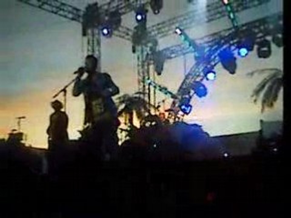 Christophe Mae - on s'atache ( official Live )