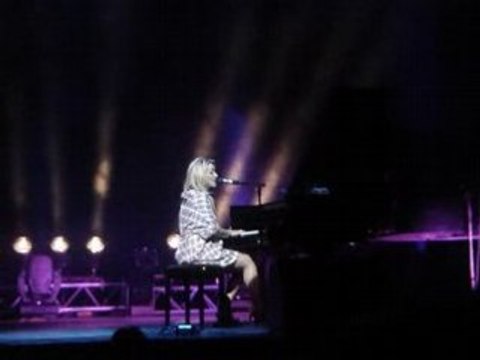 V-Léa CASTEL- Faire face -AVIGNON 2008