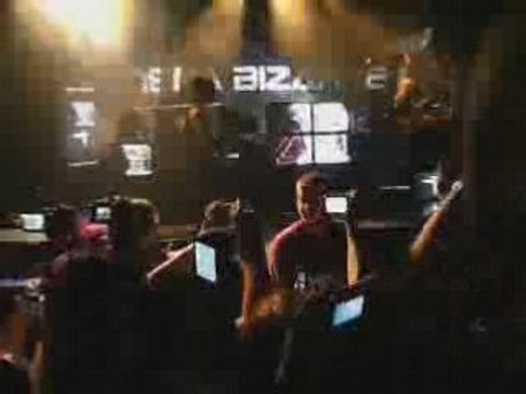 Cinema Bizarre, Bataclan, 10/10/2008, She waits for me