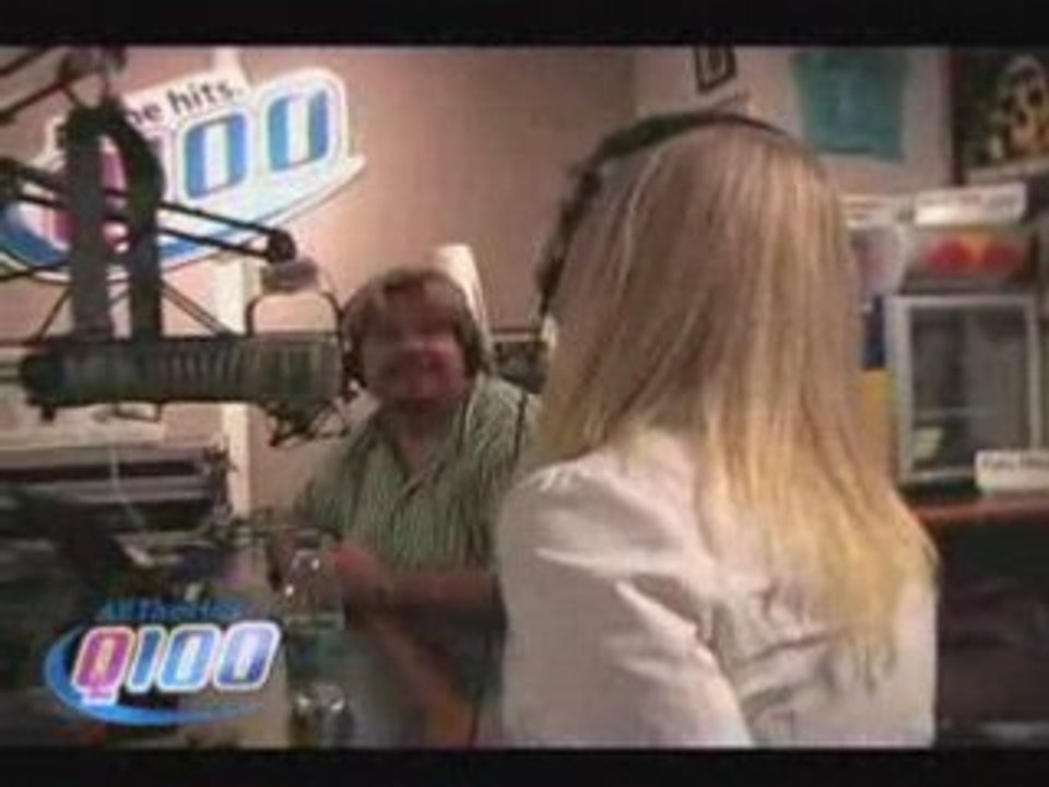 Football_kissing_bet-10-14-08