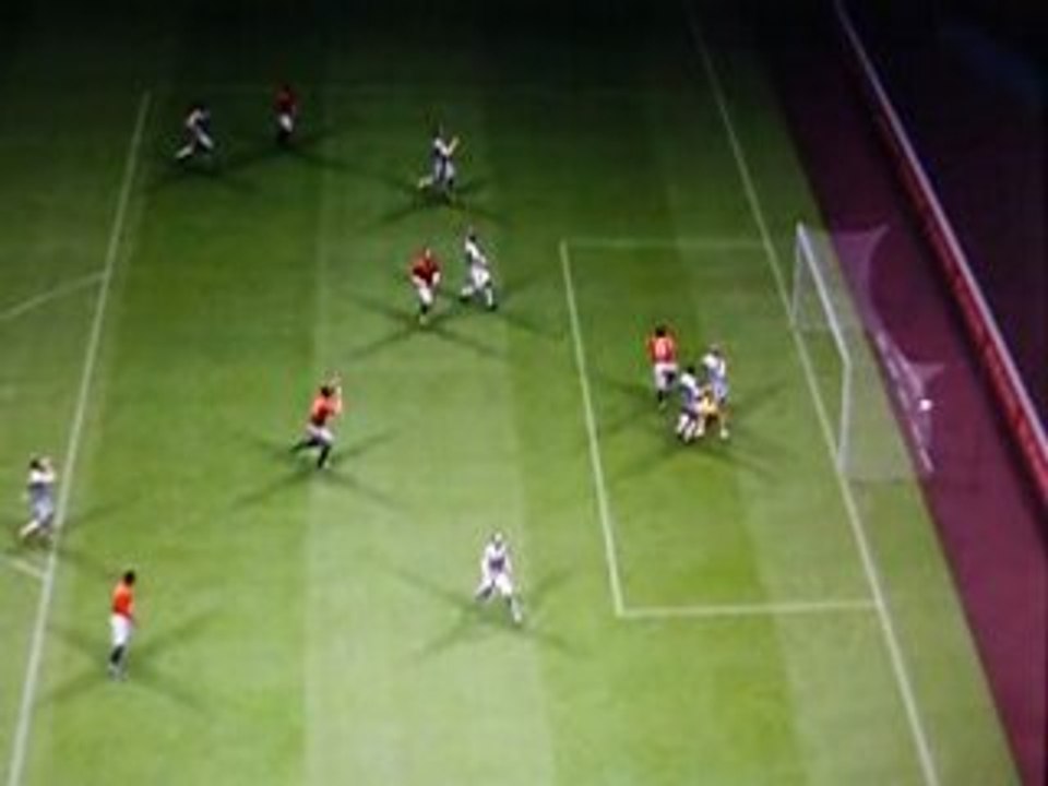 PES 2009 démo Man U - Carlos Tevez aile de pigeon but
