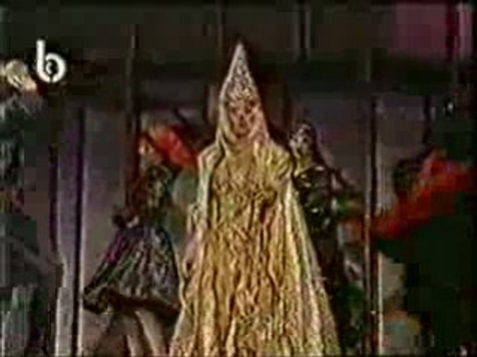 شعبك صامد يا لبنان  Lebanese dabkeh