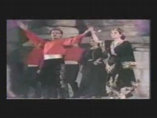 Majida al roumi dancing dabkeh