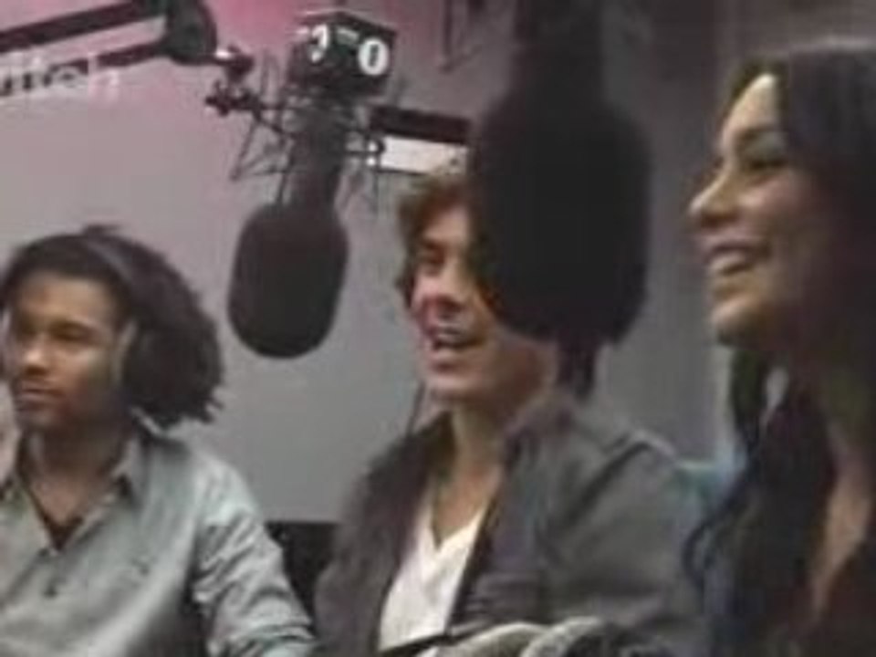 HSM- Zac Efron, Vanessa Hudgens & Corbin Bleu on Switch